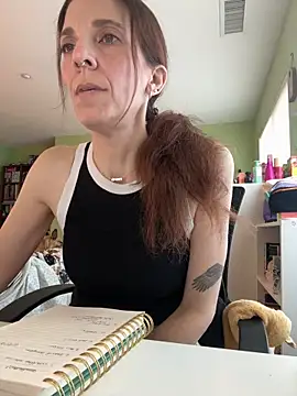 Snapshot of Raevyn chatting on May 19, 5:53 pm Raevyn online show from May 19, 5:53 pm