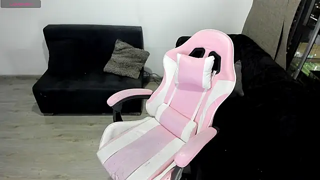 Chloe lovee online show from June 14, 2:35 am