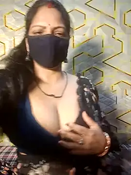 Juli 80 online show from August 2, 5:54 pm