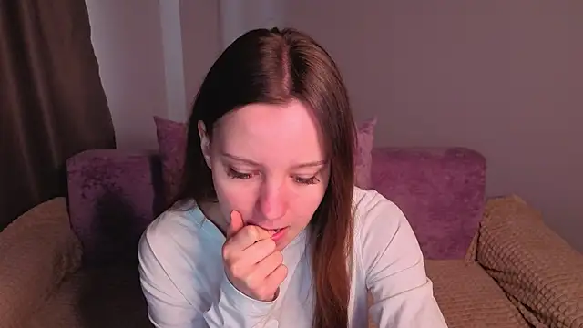 lolytaberry online show from May 17, 3:28 am