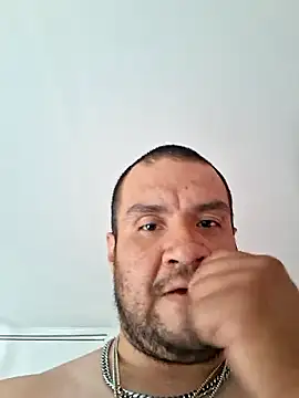Snapshot of Almircorral2211 chatting on May 27, 10:28 pm Almircorral2211 online show from May 27, 10:28 pm