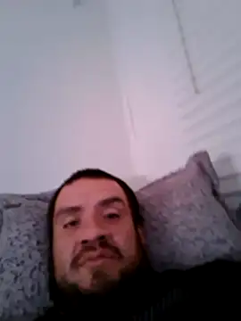 Snapshot of Almircorral2211 chatting on June 14, 7:42 am Almircorral2211 online show from June 14, 7:42 am
