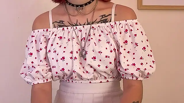Cruela Bena online show from May 13, 4:03 pm