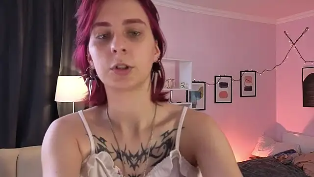 Cruela Bena online show from June 25, 3:06 pm