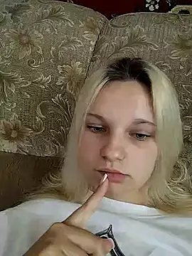 Snapshot of SallyMartinez chatting on July 19, 10:12 am SallyMartinez online show from July 19, 10:12 am
