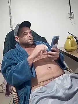 Snapshot of CasalCoupeBrasil chatting on June 1, 5:23 pm CasalCoupeBrasil online show from June 1, 5:23 pm