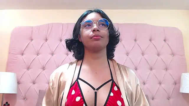 Snapshot of Emmaa_Lexx chatting on May 18, 6:01 pm Emmaa Lexx online show from May 18, 6:01 pm