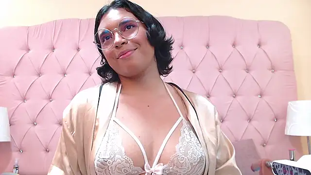 Snapshot of Emmaa_Lexx chatting on May 11, 6:05 pm Emmaa Lexx online show from May 11, 6:05 pm