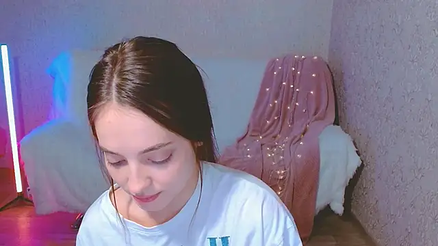 Snapshot of SiennaMia chatting on June 3, 4:33 pm SiennaMia online show from June 3, 4:33 pm