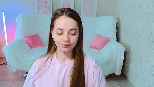 Snapshot of SiennaMia chatting on June 12, 4:21 am SiennaMia online show from June 12, 4:21 am
