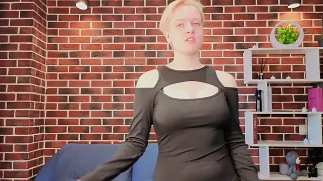 Snapshot of LeidaZinck chatting on May 21, 8:23 am LeidaZinck online show from May 21, 8:23 am