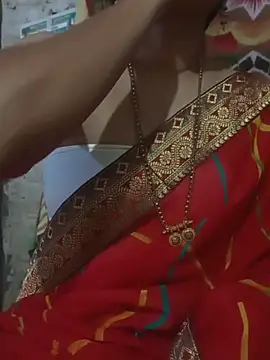 Snapshot of Komal_Bhabhi4u chatting on May 12, 1:02 am Komal Bhabhi4u online show from May 12, 1:02 am