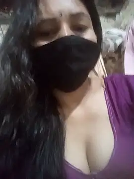 Snapshot of Komal_Bhabhi4u chatting on May 18, 1:27 pm Komal Bhabhi4u online show from May 18, 1:27 pm