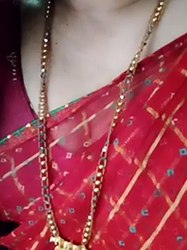 Snapshot of Komal_Bhabhi4u chatting on May 14, 6:43 am Komal Bhabhi4u online show from May 14, 6:43 am