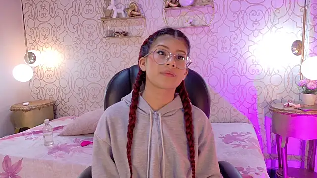 zoeecarter  online show from May 11, 11:44 am