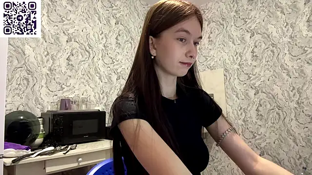 HinaDesire online show from June 7, 8:14 pm