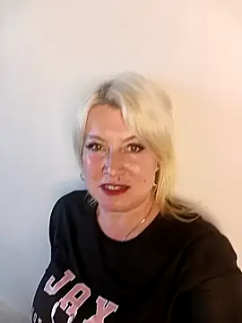MollyyJoyy online show from May 13, 2:46 pm