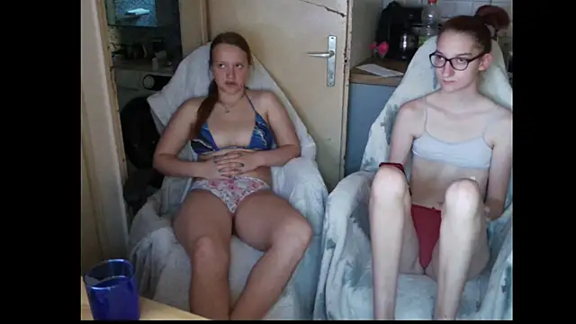 Sexycouple3518 online show from May 25, 5:55 pm