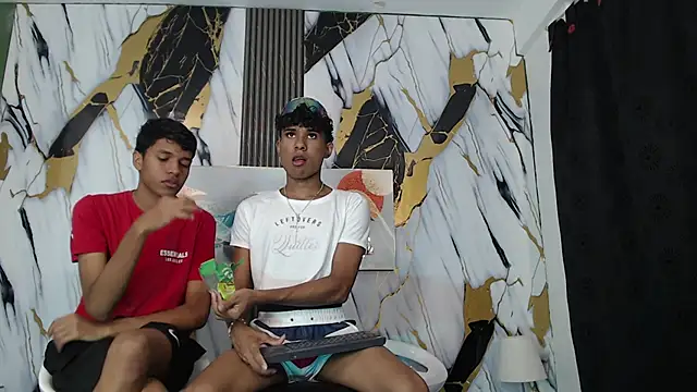 Snapshot of BOUL_GUYS chatting on June 9, 1:17 am BOUL GUYS online show from June 9, 1:17 am