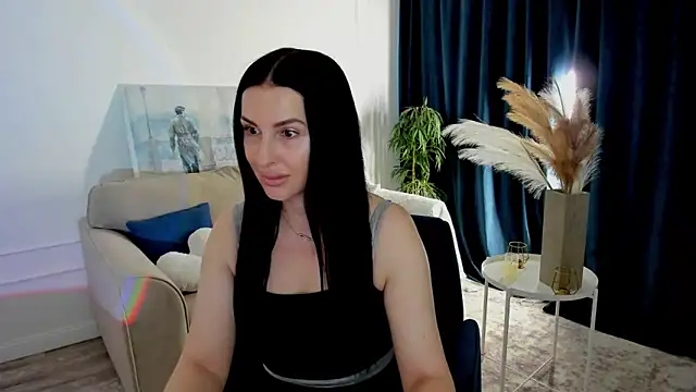 Snapshot of HoneyBlossome chatting on June 14, 4:35 am HoneyBlossome online show from June 14, 4:35 am