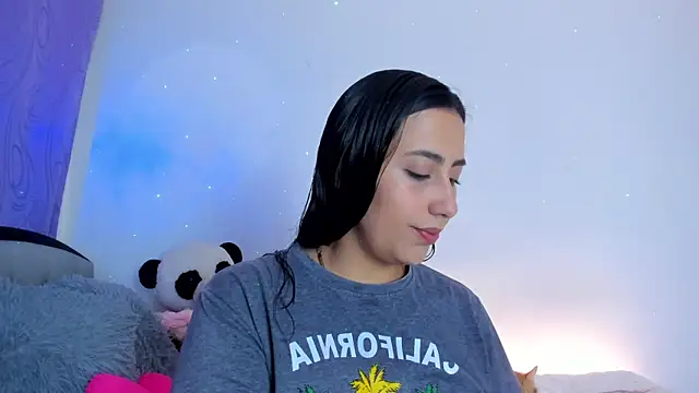 Snapshot of my__aleja chatting on June 4, 5:34 am my aleja online show from June 4, 5:34 am