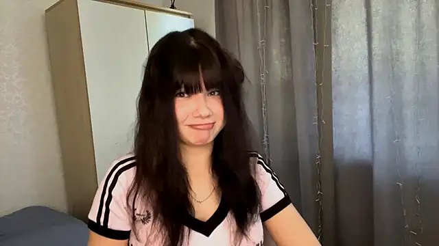 EmilyMercurial online show from May 27, 8:32 am