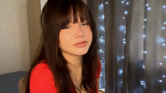 EmilyMercurial online show from June 11, 8:44 am