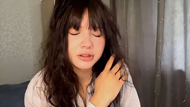 EmilyMercurial online show from May 29, 7:58 am