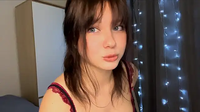 EmilyMercurial online show from June 3, 7:29 pm