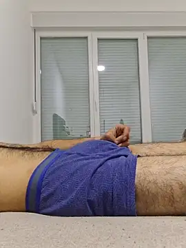 kurdishboy69 online show from May 25, 10:19 pm