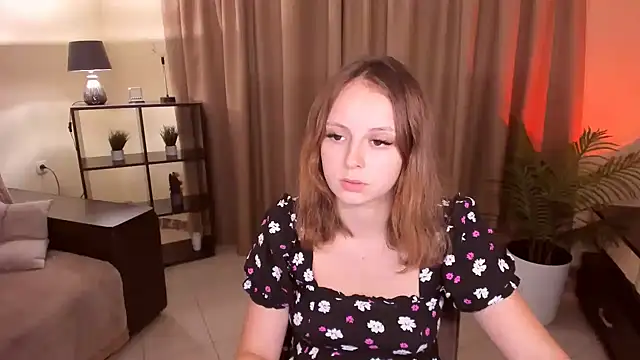 Snapshot of MilanaRare chatting on July 11, 5:57 pm MilanaRare online show from July 11, 5:57 pm