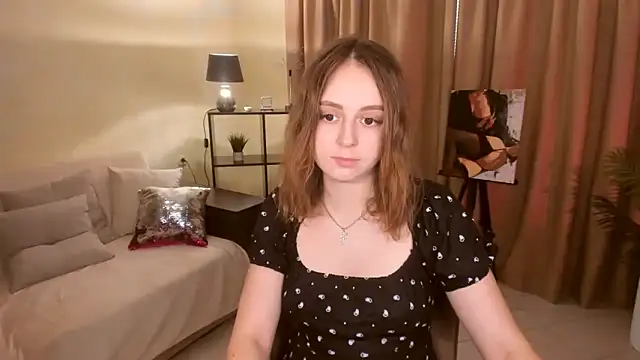Snapshot of MilanaRare chatting on June 6, 3:28 pm MilanaRare online show from June 6, 3:28 pm