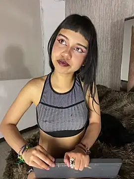 AntonellaCooper Pink online show from May 23, 8:13 am