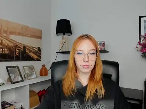 foxSonya online show from May 18, 5:34 am