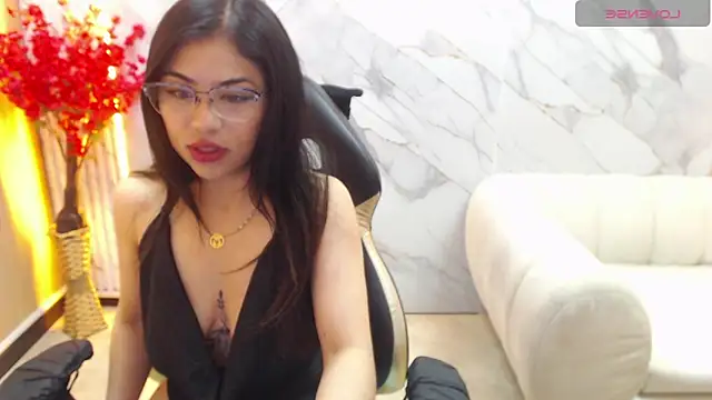 Jade tf online show from May 25, 1:21 pm