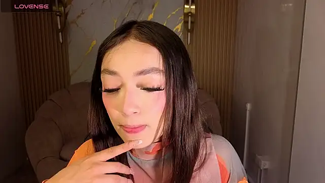 Cinnamon b online show from June 20, 12:54 pm