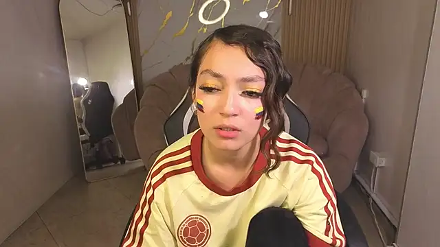 Cinnamon b online show from June 18, 12:42 am