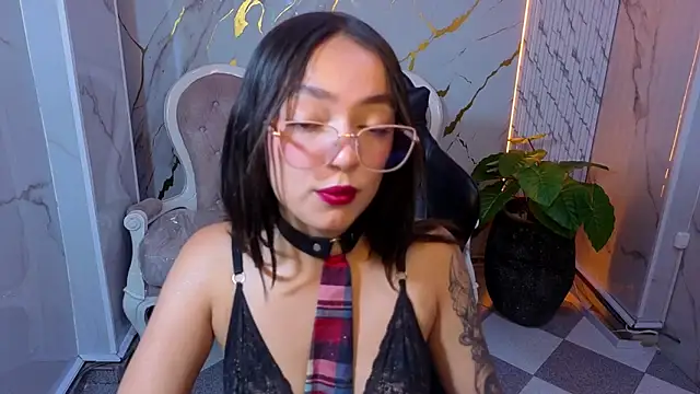Cinnamon b online show from May 15, 8:07 pm
