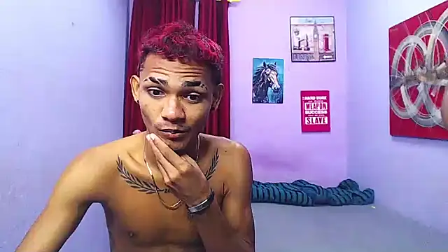Snapshot of black_twinks chatting on July 17, 2:53 am black twinks online show from July 17, 2:53 am