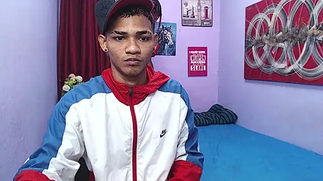 Snapshot of black_twinks chatting on June 27, 2:39 am black twinks online show from June 27, 2:39 am