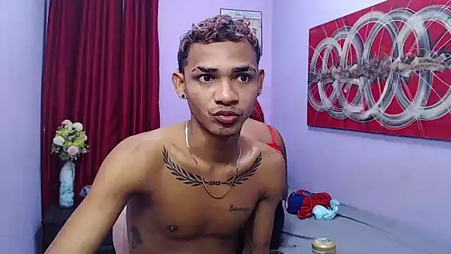 Snapshot of black_twinks chatting on June 30, 3:17 am black twinks online show from June 30, 3:17 am