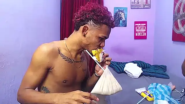 Snapshot of black_twinks chatting on July 18, 1:03 am black twinks online show from July 18, 1:03 am
