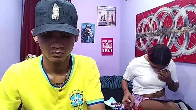 Snapshot of black_twinks chatting on June 28, 2:07 am black twinks online show from June 28, 2:07 am