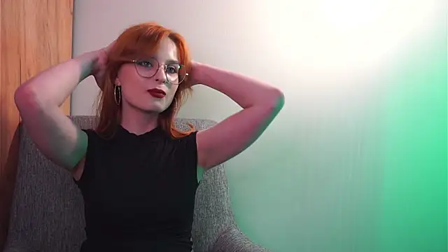 LeisleyMoll online show from May 14, 1:52 pm