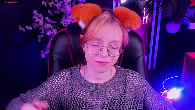 FoxxyyPolly online show from June 1, 5:29 am