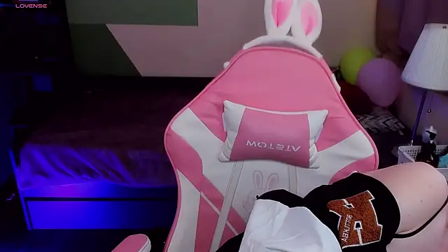 FoxxyyPolly online show from June 7, 5:34 am