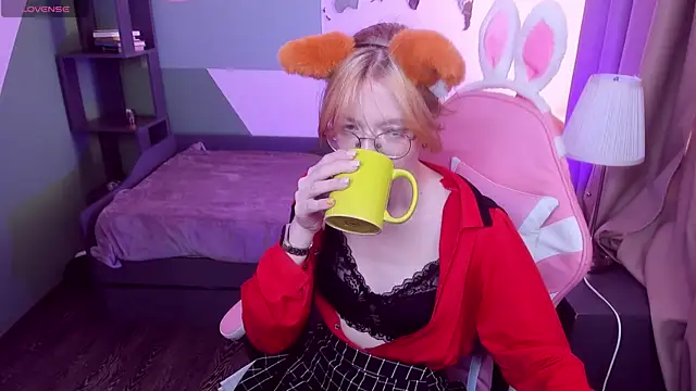 FoxxyyPolly online show from June 12, 5:38 am