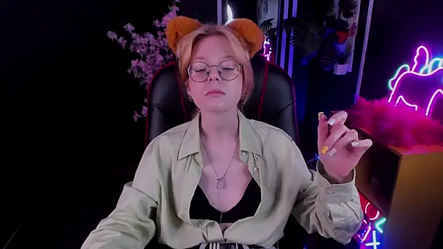 FoxxyyPolly online show from June 17, 5:29 am