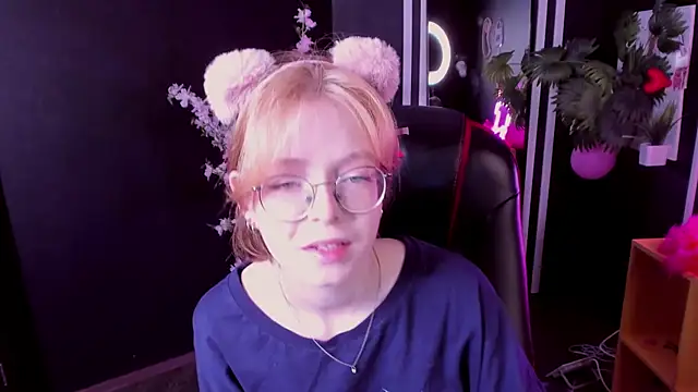 FoxxyyPolly online show from May 23, 6:01 am