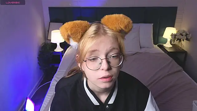 FoxxyyPolly online show from June 5, 5:23 am